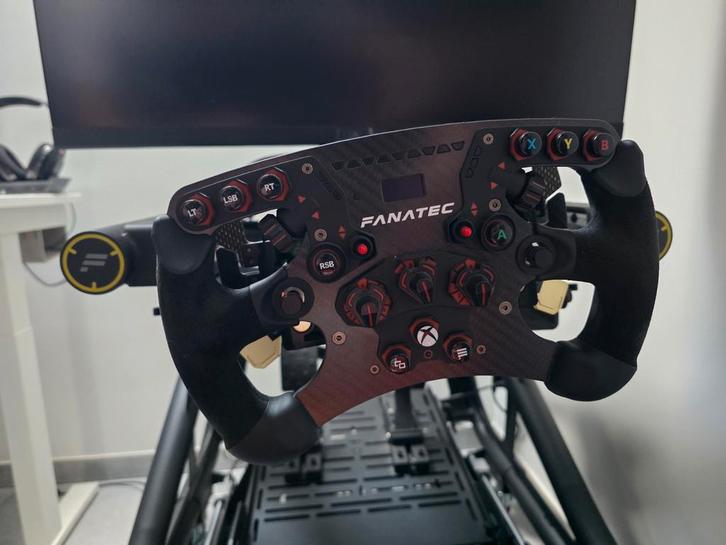 Setup Fanatec, Hobby & Loisirs créatifs, Modélisme | Radiocommandé & Téléguidé | Voitures, Comme neuf, Enlèvement