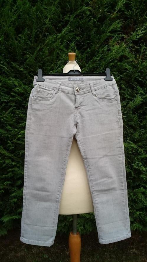 stretch capri jeans licht grijs M/38, Kleding | Dames, Spijkerbroeken en Jeans, W30 - W32 (confectie 38/40), Grijs, Ophalen of Verzenden