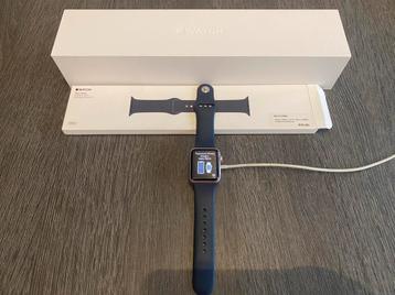 Apple watch serie 2 gold beschikbaar voor biedingen