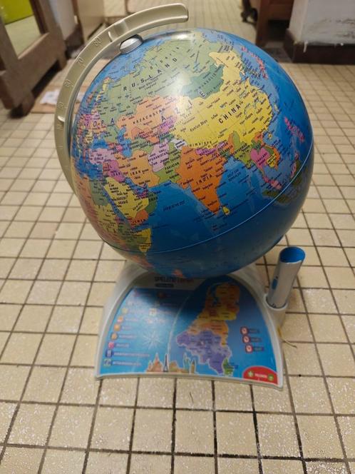 Clemetoni interactieve wereldbol, Huis en Inrichting, Woonaccessoires | Wereldbollen, Gebruikt, Ophalen