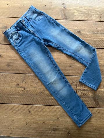 HEMA, blauwe jeans (skinny fit) maat 128 beschikbaar voor biedingen