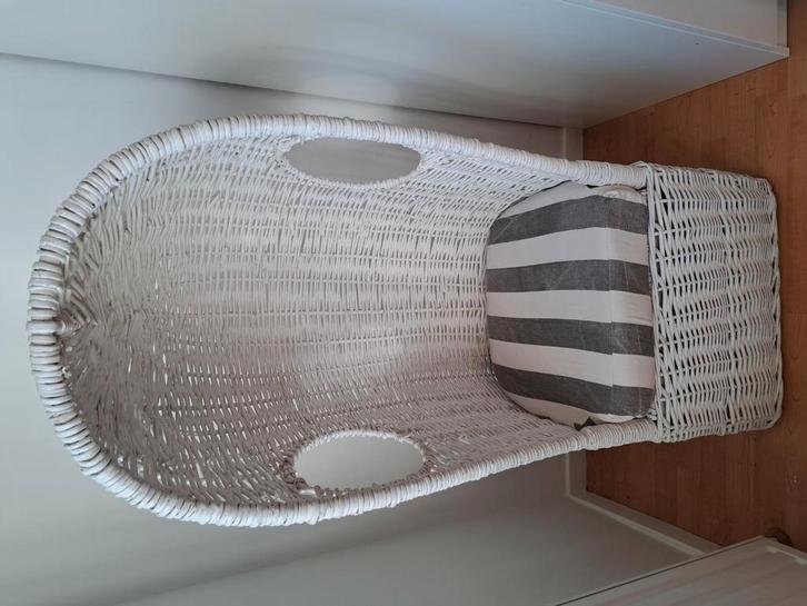 Witte rotan stoel, Huis en Inrichting, Stoelen, Zo goed als nieuw, Grijs, Ophalen