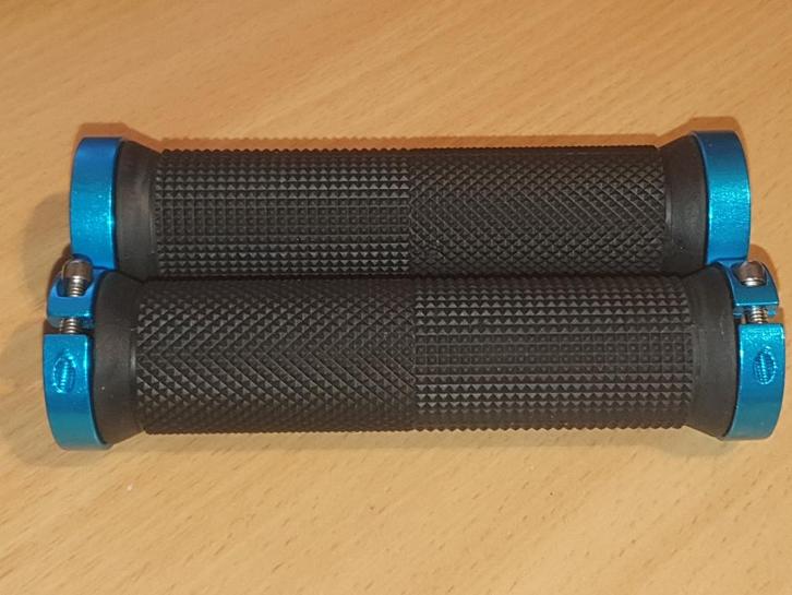 MTB Handvaten lock-on blauw, Fietsen en Brommers, Fietsonderdelen, Nieuw, Mountainbike, Stuur, Ophalen of Verzenden