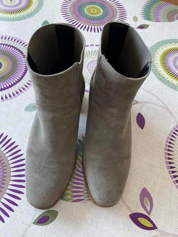 Bottillons 𝘳𝓲ꪜꫀ𝘳 𝓲𝘴ꪶꪖꪀᦔ gris en daim pointure beschikbaar voor biedingen