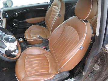 Bruin mini-lederen interieur