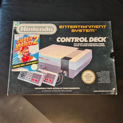 Nintendo NES compleet met Mario 2., Games en Spelcomputers, Spelcomputers | Nintendo NES, Zo goed als nieuw, Met 2 controllers