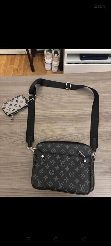 Sacoche trio à vendre . beschikbaar voor biedingen