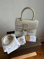 Delvaux Brillant MM l’Humour met certificaat, Handtassen en Accessoires, Ophalen, Zo goed als nieuw, Wit, Handtas