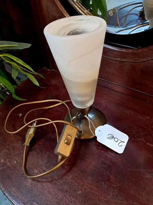 Tafellamp met matglazen kelkvormige kap, Huis en Inrichting, Lampen | Overige, Gebruikt, Ophalen