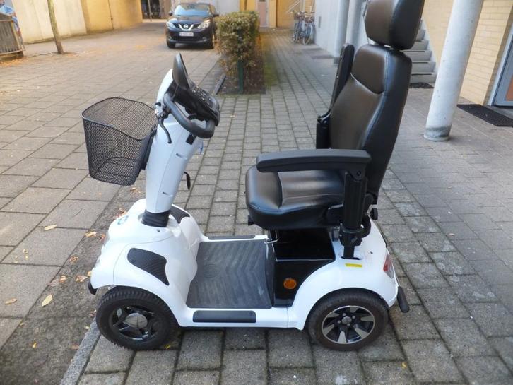 wit vermeren electrise mobil carpo4, Diversen, Brommobielen en Scootmobielen, Zo goed als nieuw, Drive, 16 t/m 25 km, 16 km/u of meer