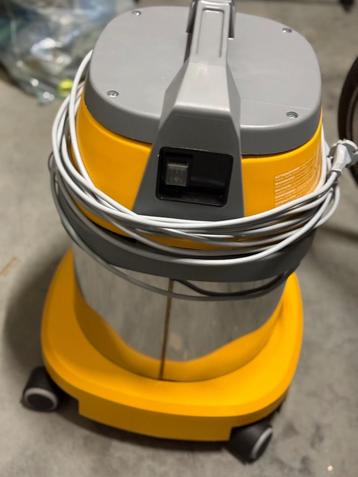 Industriële stofzuiger, Doe-het-zelf en Bouw, Ophalen, Zo goed als nieuw, Waterstofzuiger