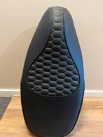 Custom zadel vespa primavera en sprint, Vélos & Vélomoteurs, Pièces de cyclomoteur | Scooters, Enlèvement, Comme neuf, Selle, Vespa