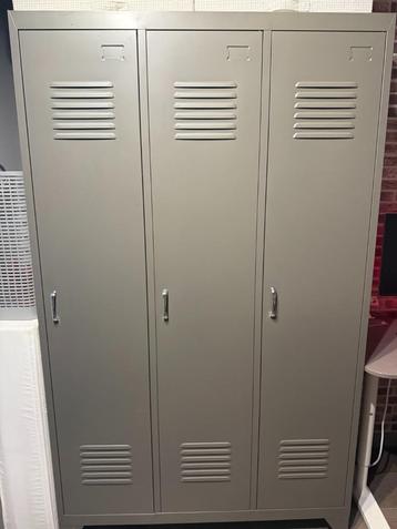 Armoire vestiaire en métal gris Loft Maisons du Monde beschikbaar voor biedingen
