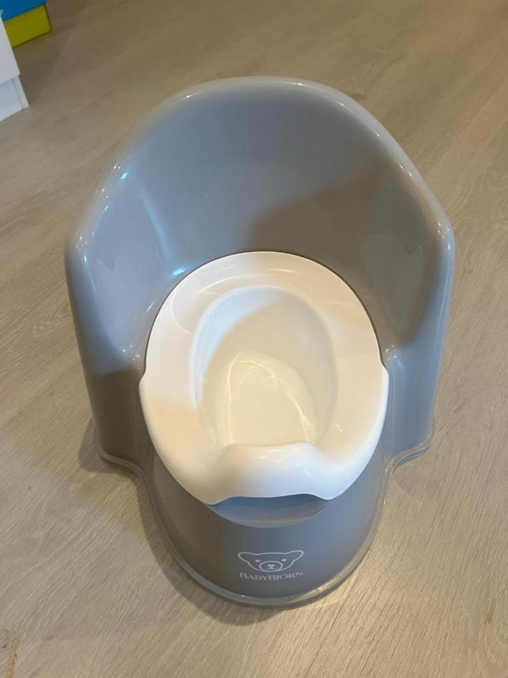 Baby Björn potje zetel grijs-wit, Kinderen en Baby's, Kinderspulletjes, Zo goed als nieuw, Ophalen of Verzenden