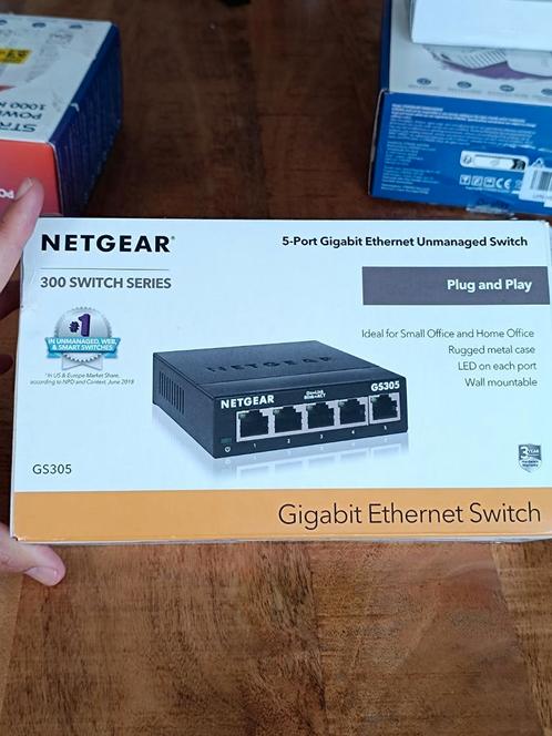 Switch Ethernet Gigabit NETGEAR GS305 – 5 Ports., Computers en Software, Interne voedingen, Zo goed als nieuw, Ophalen of Verzenden