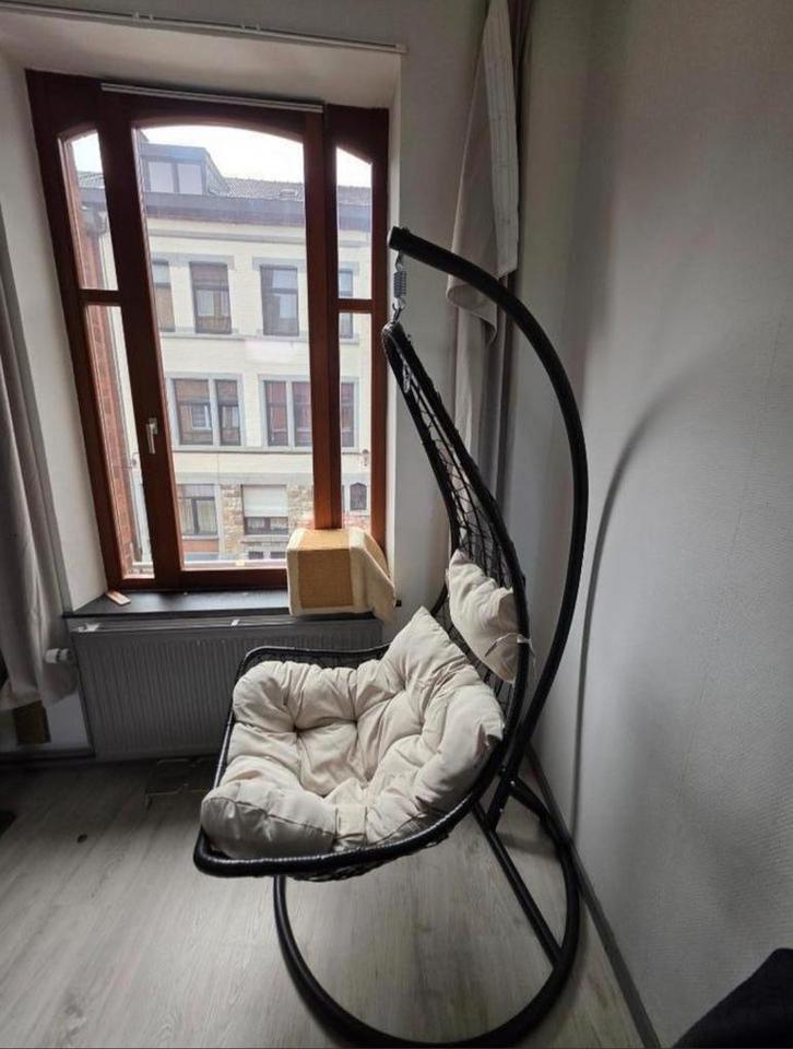 CHAISE SUSPENDUE - OFFRES DE PRIX CORRECTES ACCEPTÉES, Huis en Inrichting, Stoelen, Eén, Zwart, Ophalen