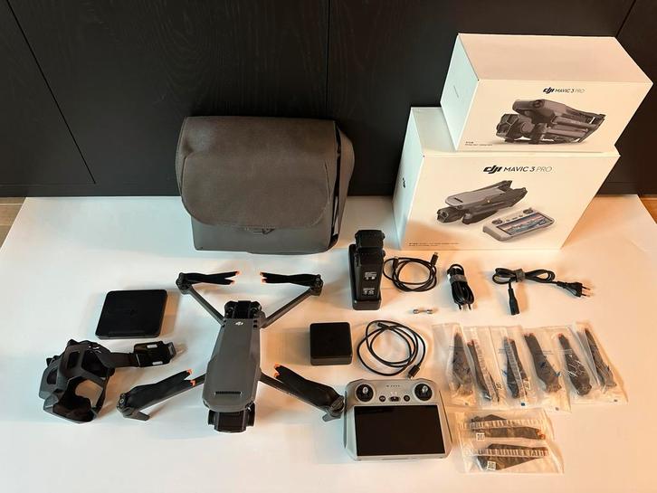 DJI MAVIC 3 PRO FMC+ rm330 contr.|garantie| abs. nieuwstaat, Audio, Tv en Foto, Drones, Zo goed als nieuw, Drone met camera, Ophalen of Verzenden