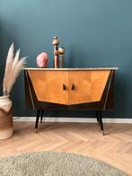 Jaren 50 Dressoir in Rockabilly-Stijl met Glazen Bovenblad, Huis en Inrichting, Ophalen, Zo goed als nieuw