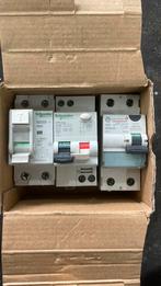 aardlekschakelaars, Doe-het-zelf en Bouw, Elektriciteit en Kabels, Ophalen, Zo goed als nieuw, Schakelaar