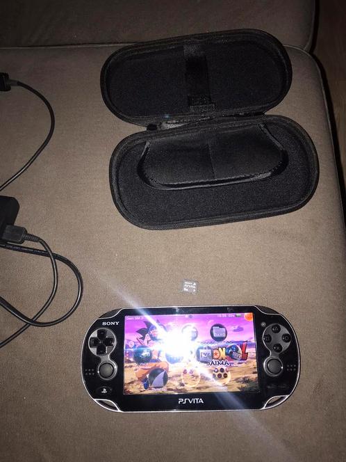 Psvita OLED gehakt meer dan 5000 gratis games, Games en Spelcomputers, Spelcomputers | Sony PlayStation Vita, Zo goed als nieuw