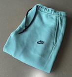 4 Nike Broeken Maat Large Groen, Rood, 2x Blauw(1x gedragen), Kleding | Heren, Broeken en Pantalons, Maat 52/54 (L), Overige kleuren