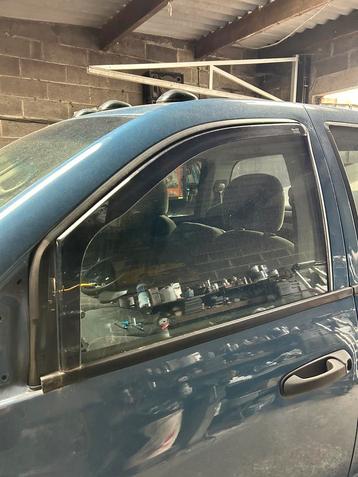 Déflecteurs d’air vitres avant Dodge ram 2002-2008