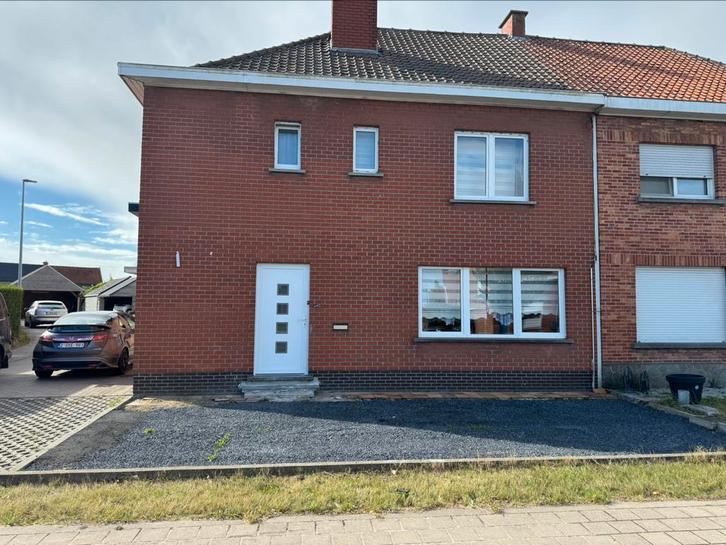 Huis te koop in ingelmunster 2slaapkamers met oprit, Immo, Huizen en Appartementen te koop, Provincie West-Vlaanderen