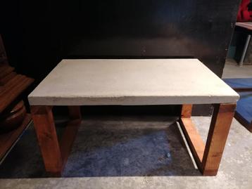 Betonnen bijzettafel industriele look beschikbaar voor biedingen