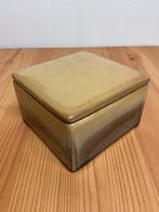 'Mino-Yaki' Terra Cotta doosje met deksel geglazuurd, Enlèvement