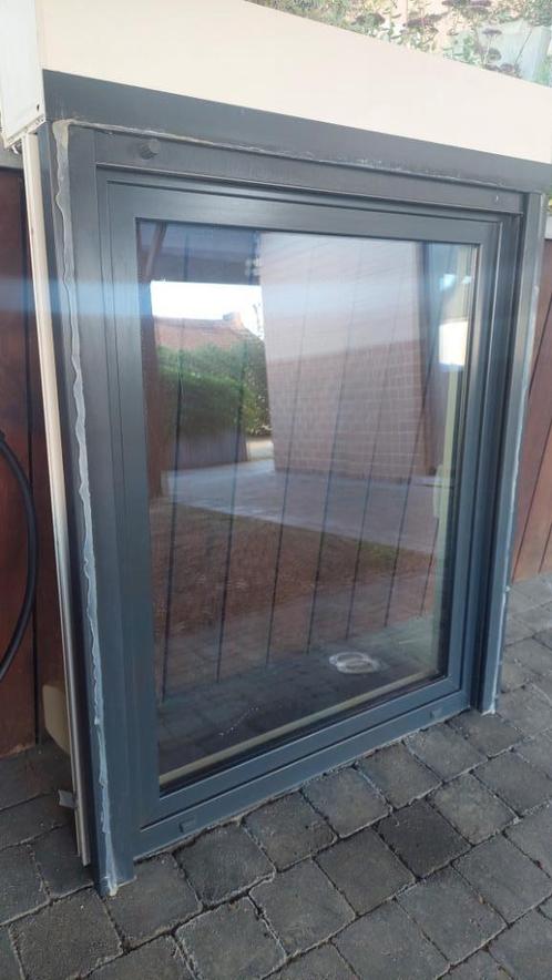 Draaibaar aluminium raamkozijn met dubbele beglazing, Doe-het-zelf en Bouw, Glas en Ramen, Gevelraam of Ruit, 120 tot 160 cm, 80 tot 120 cm