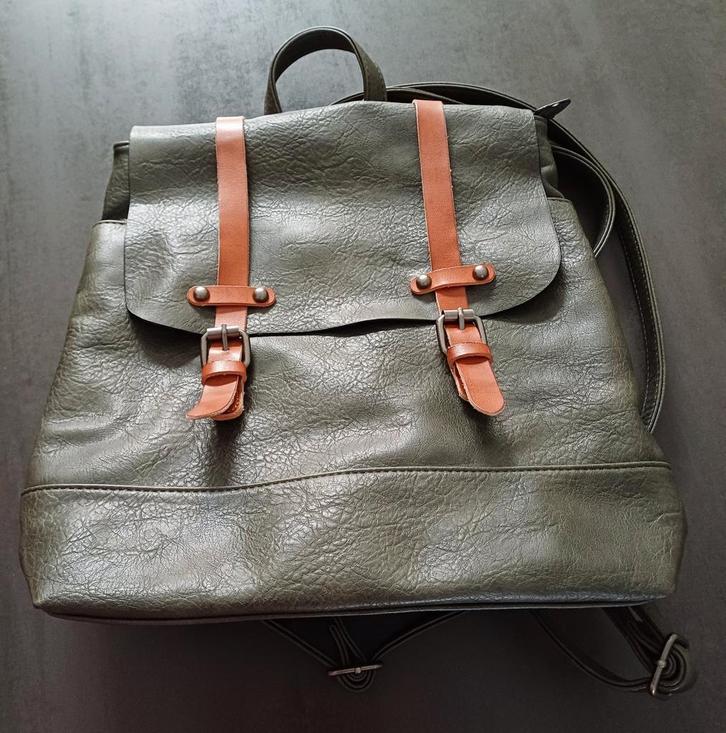 Sac à main/sac à dos pratique, Bijoux, Sacs & Beauté, Sacs | Sacs à dos, Comme neuf, Enlèvement ou Envoi