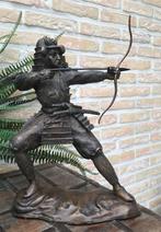 Sculpture samourai Archer. bronze, Enlèvement, Bronze