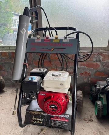 Hogedruk benzine beschikbaar voor biedingen