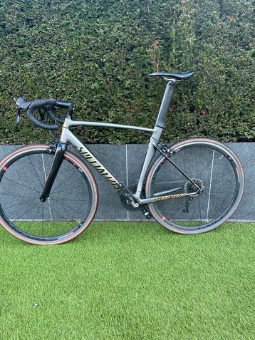 Koersfiets beschikbaar voor biedingen