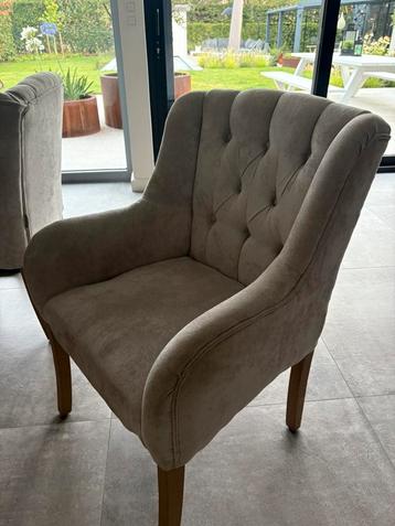 6 moderne fauteuils in uitstekende staat – zeer comfortabel beschikbaar voor biedingen