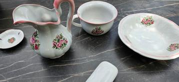 Antiek servies  delfts setje met authentieke stempel beschikbaar voor biedingen