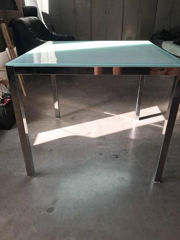 TABLE CARREE ACIER ET VERRE TREMPE, Enlèvement, Utilisé, Bureau