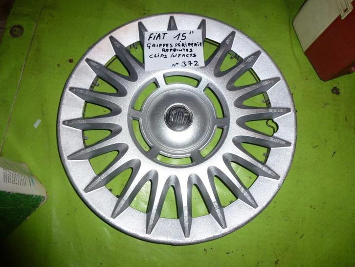 enjoliveur  FIAT 15'' (n° 372)  1pc très bon état, Autos : Pièces & Accessoires, Pneus & Jantes, Jante(s), 16 pouces, Utilisé