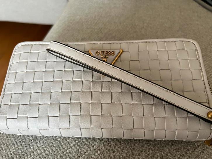 Portemonnee Guess, Handtassen en Accessoires, Portemonnees, Zo goed als nieuw, Guess, Beige, Leder, Ophalen