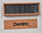 Zwart-witte Domino-doos, Ophalen