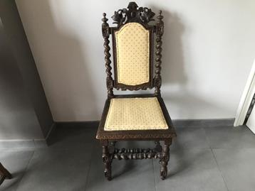 chaise d'époque nouveau tissus 