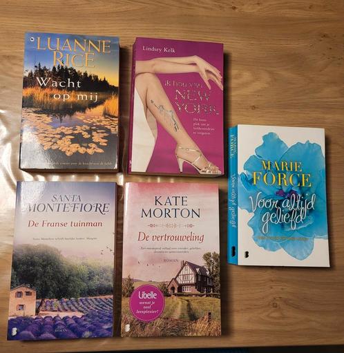 Boeken - romans, Boeken, Romans, Gelezen, Ophalen of Verzenden