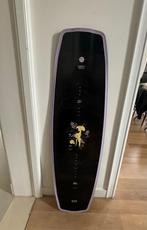 Hyperlite Wakeboard Aries 146, Watersport en Boten, Wakeboarden, Ophalen, Gebruikt, Board