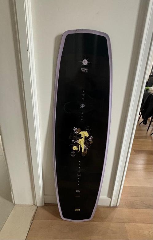 Hyperlite Wakeboard Aries 146, Watersport en Boten, Wakeboarden, Gebruikt, Board, Ophalen