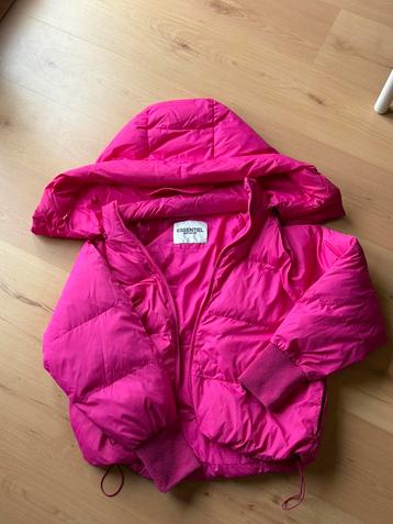 Roze jas Essentiel Antwerp beschikbaar voor biedingen