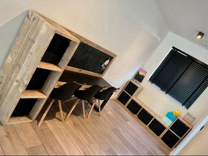 Steigerhout bureau + zitbank, Huis en Inrichting, Bureaus, Gebruikt, Bureau, Ophalen