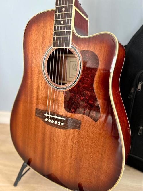 Semi akoestische gitaar Vanderson & accessoires, Muziek en Instrumenten, Snaarinstrumenten | Gitaren | Akoestisch, Zo goed als nieuw