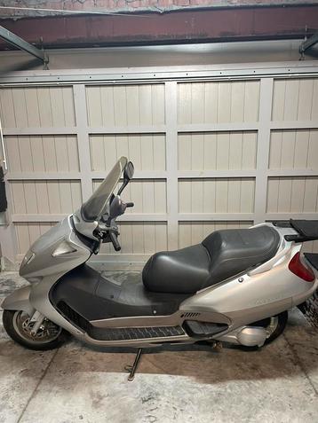Honda Foresight 250 met keuring. beschikbaar voor biedingen