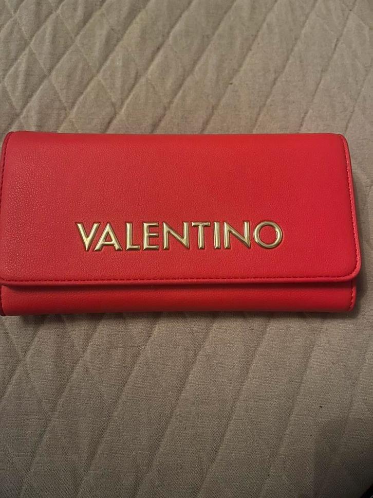 Portefeuille Valentino rouge  neuf pour cadeau  ?, Handtassen en Accessoires, Bedels, Nieuw, Ophalen of Verzenden