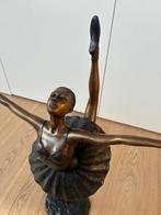 Ballerina, Ophalen, Brons